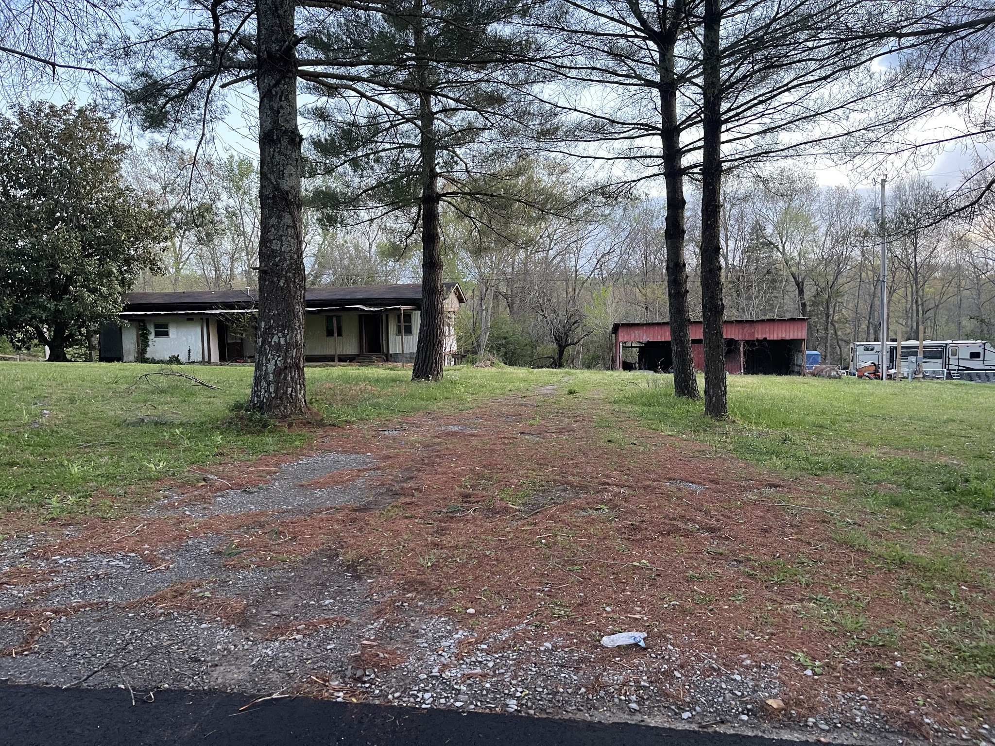 1328 Edmenson Road Clarksville, TN 37040 - Photo 1 of 13 Gallery Image 1