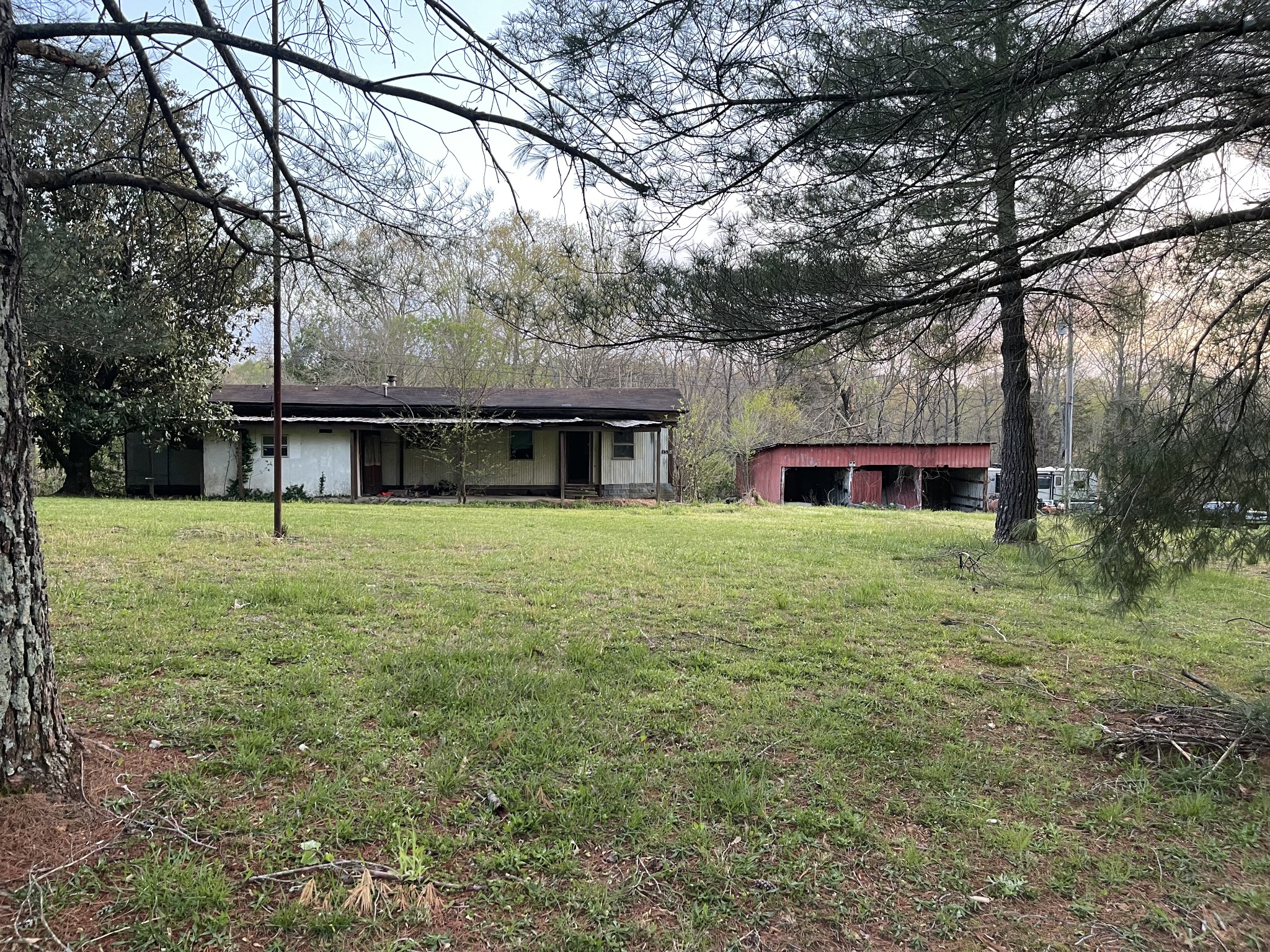 1328 Edmenson Road Clarksville, TN 37040 - Photo 2 of 13 Gallery Image 2