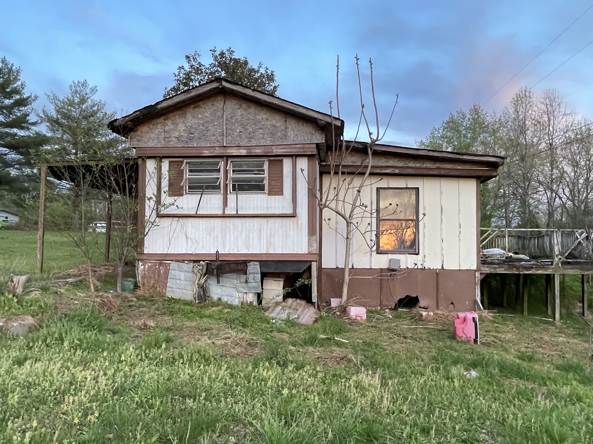 1328 Edmenson Road Clarksville, TN 37040 - Photo 7 of 13 Gallery Image 7