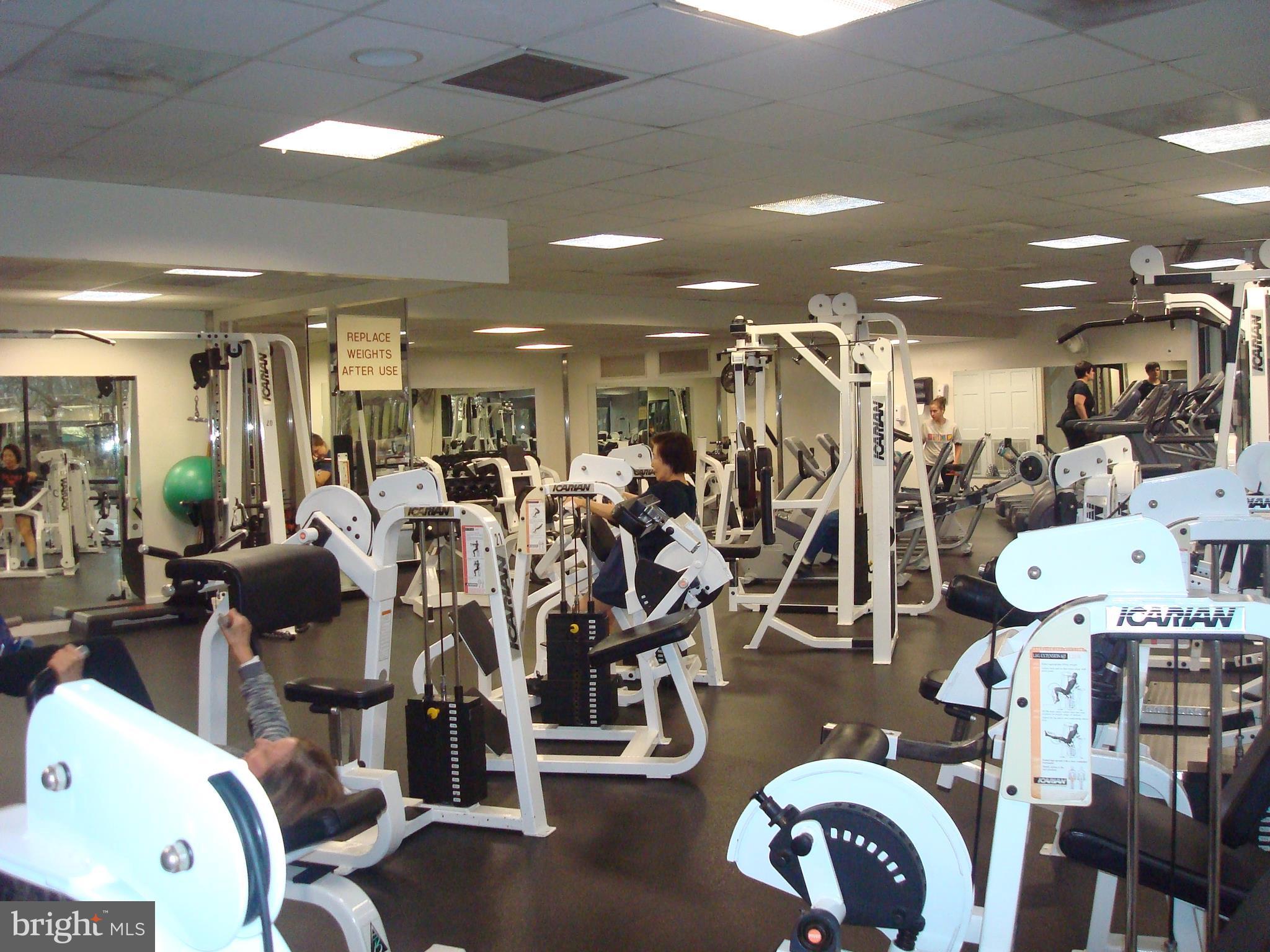 5225 Pooks Hill Road, Unit 710N Bethesda, MD 20814 - Photo 22 of 28 Fitness center