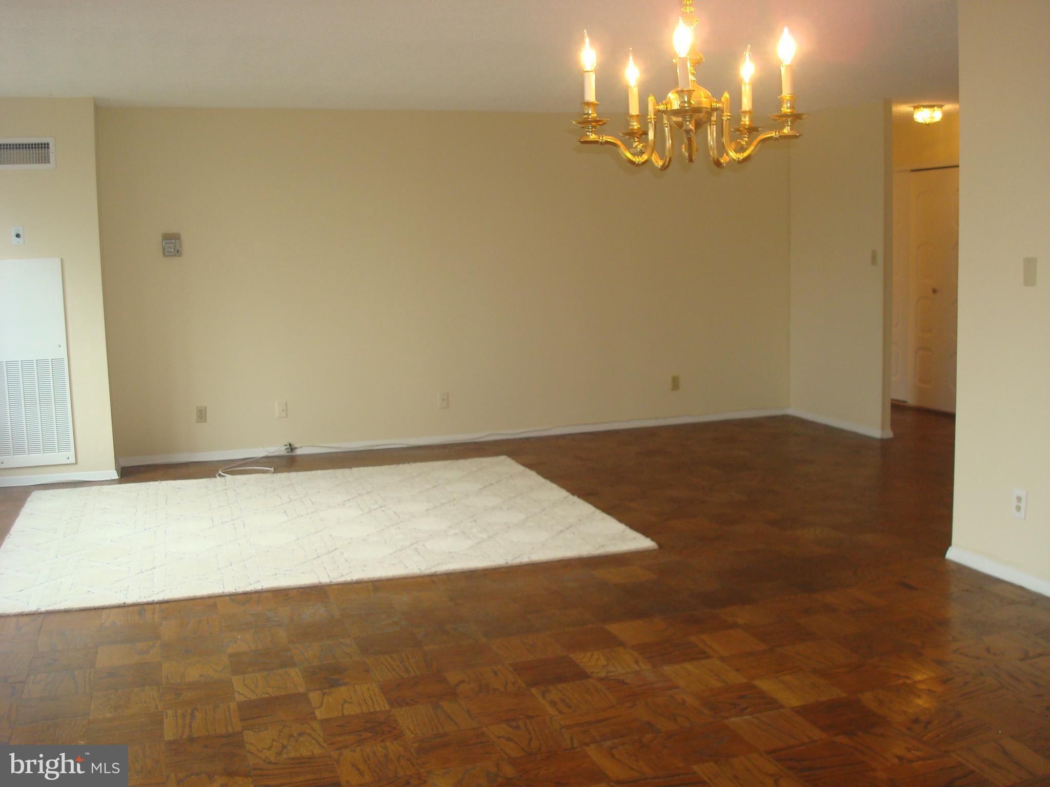 5225 Pooks Hill Road, Unit 710N Bethesda, MD 20814 - Photo 4 of 28 Great space!