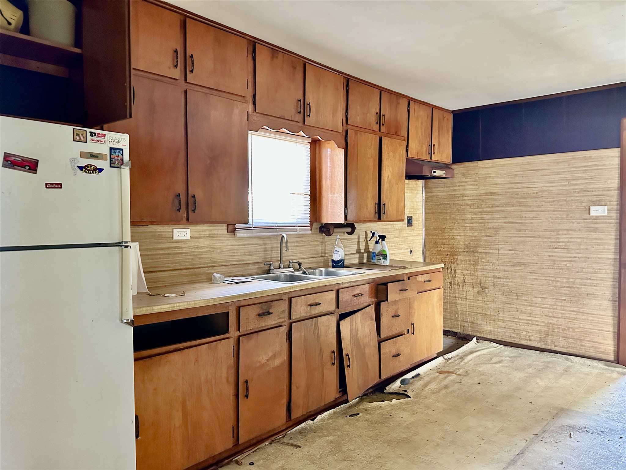 1148 Old Nails Creek Road Giddings, TX 78942 - Photo 5 of 23 a bathroom with a sink a mirror and a shower