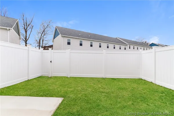 $1,995 | 2100 Steamboat Way, Jeffersonville, IN 47130