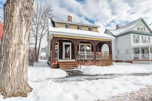 $299,000 | 211 Maple Street, Bangor, ME 04401