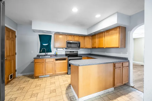 $299,000 | 211 Maple Street, Bangor, ME 04401