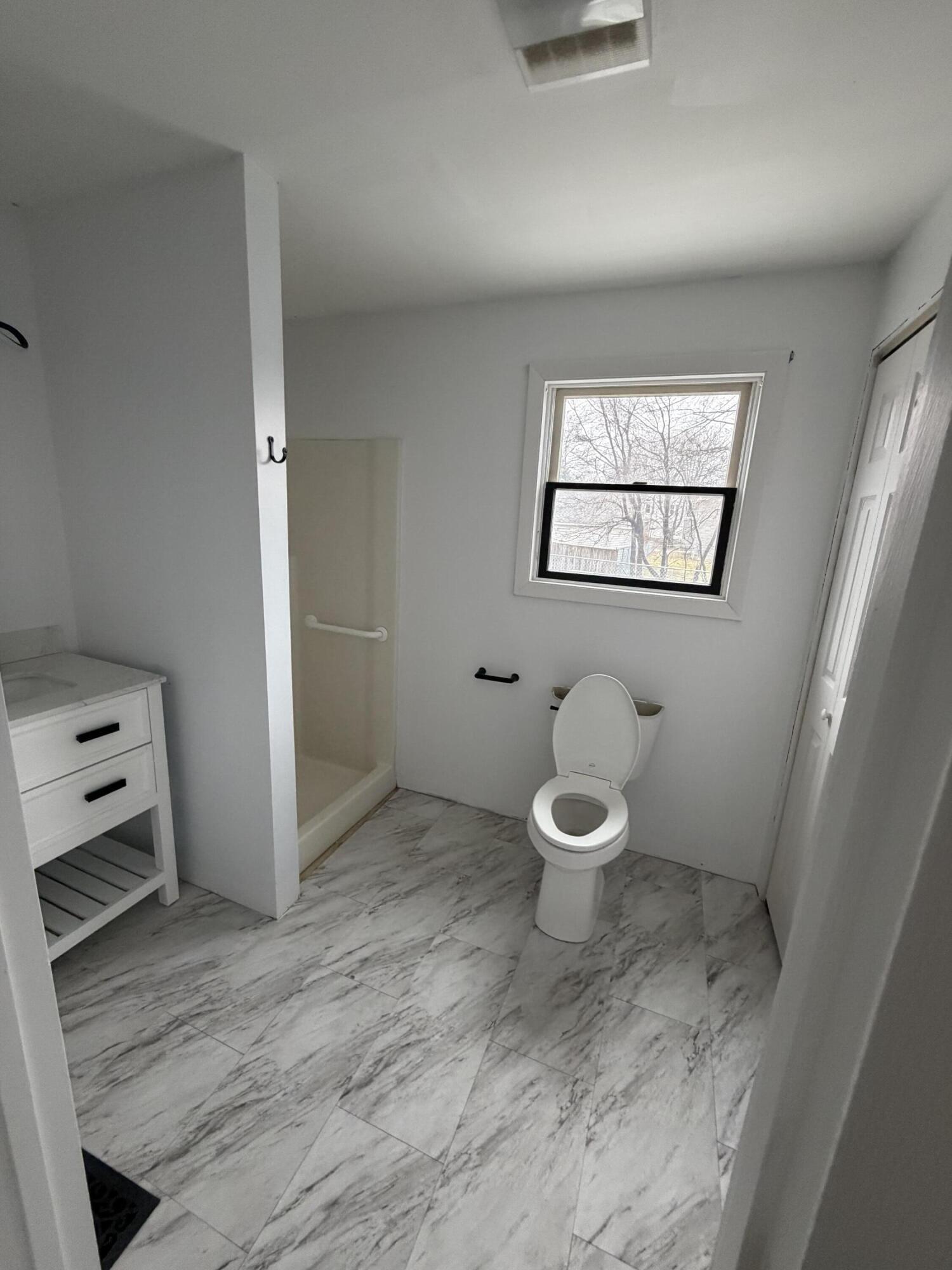 211 Maple Street Bangor, ME 04401 - Photo 17 of 26 IMG_0197
