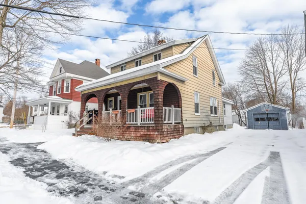$279,670 | 211 Maple Street, Bangor, ME 04401