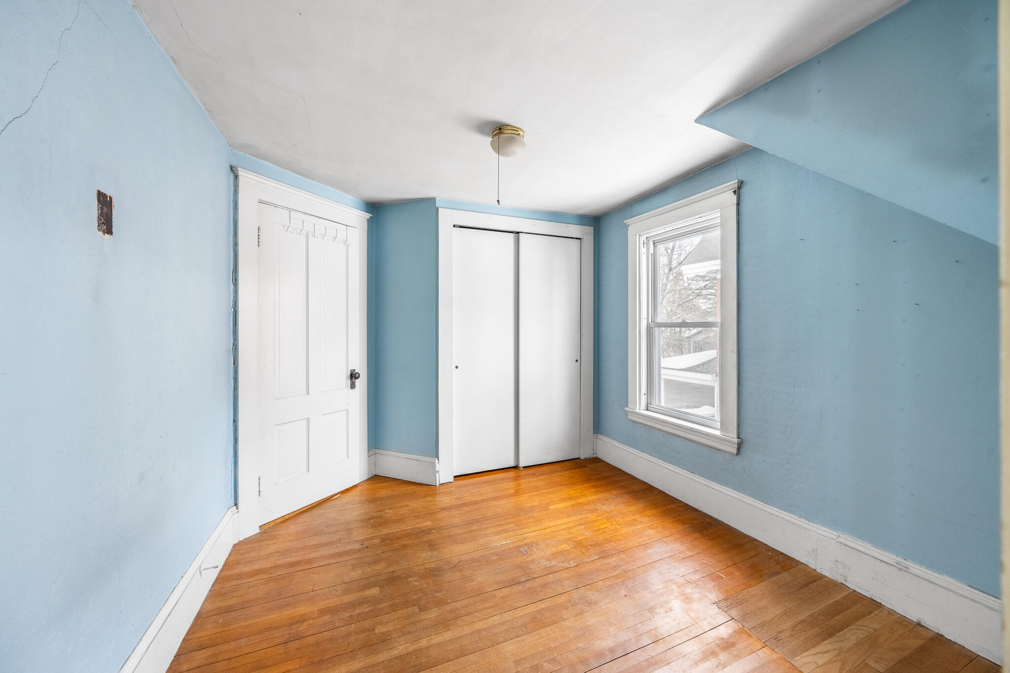 211 Maple Street Bangor, ME 04401 - Photo 25 of 30 211 Maple Interiors-15