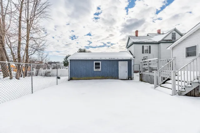 $299,000 | 211 Maple Street, Bangor, ME 04401