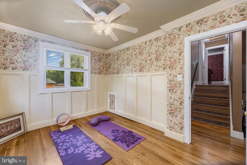 1516 Vivian Court Silver Spring, MD 20902 - Photo 22 of 61 2nd Bedroom view to 4th Level