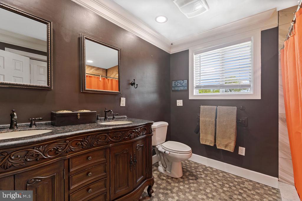 1516 Vivian Court Silver Spring, MD 20902 - Photo 24 of 61 Primary Bathroom 5th Level