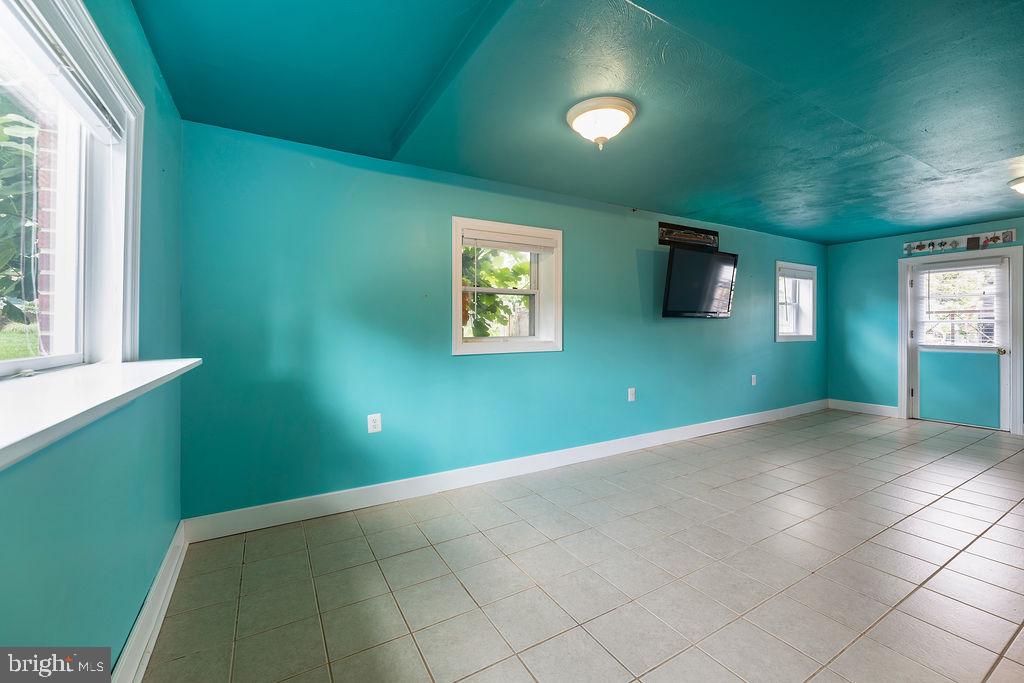 1516 Vivian Court Silver Spring, MD 20902 - Photo 34 of 61 2nd Level - sunlit Rec Room