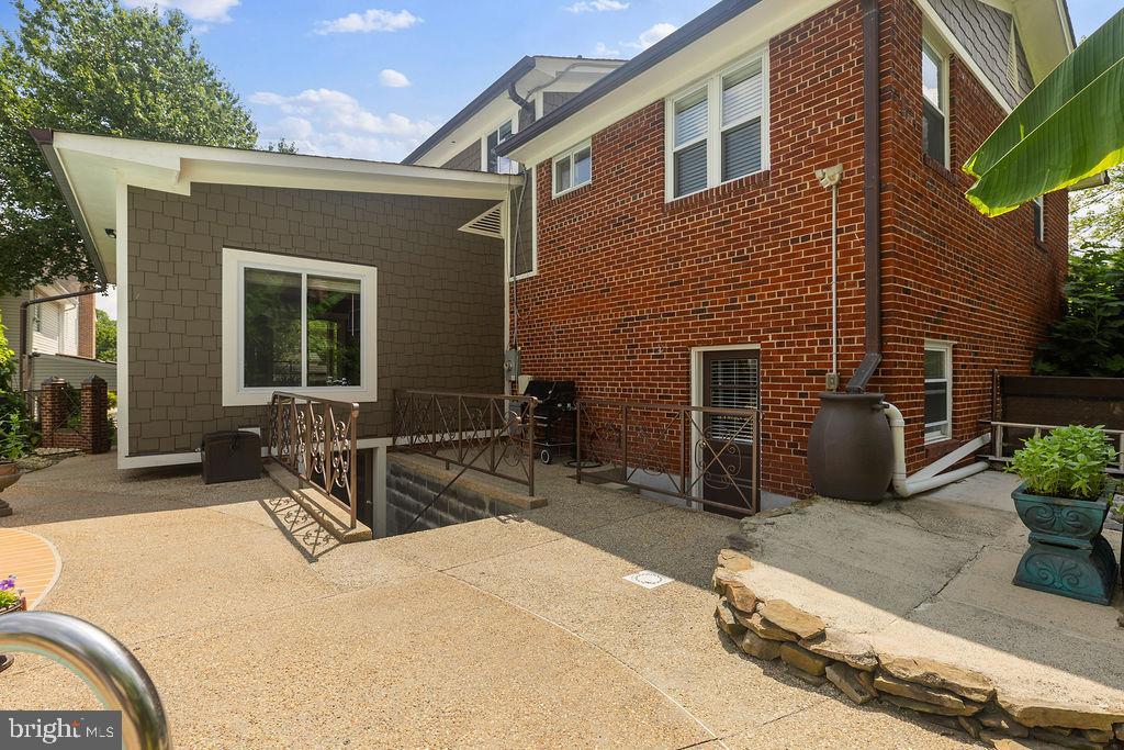 1516 Vivian Court Silver Spring, MD 20902 - Photo 42 of 61 Back Patio to Pool