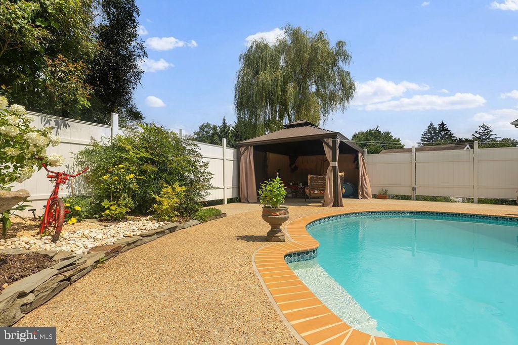 1516 Vivian Court Silver Spring, MD 20902 - Photo 51 of 61 Patio Pool Level