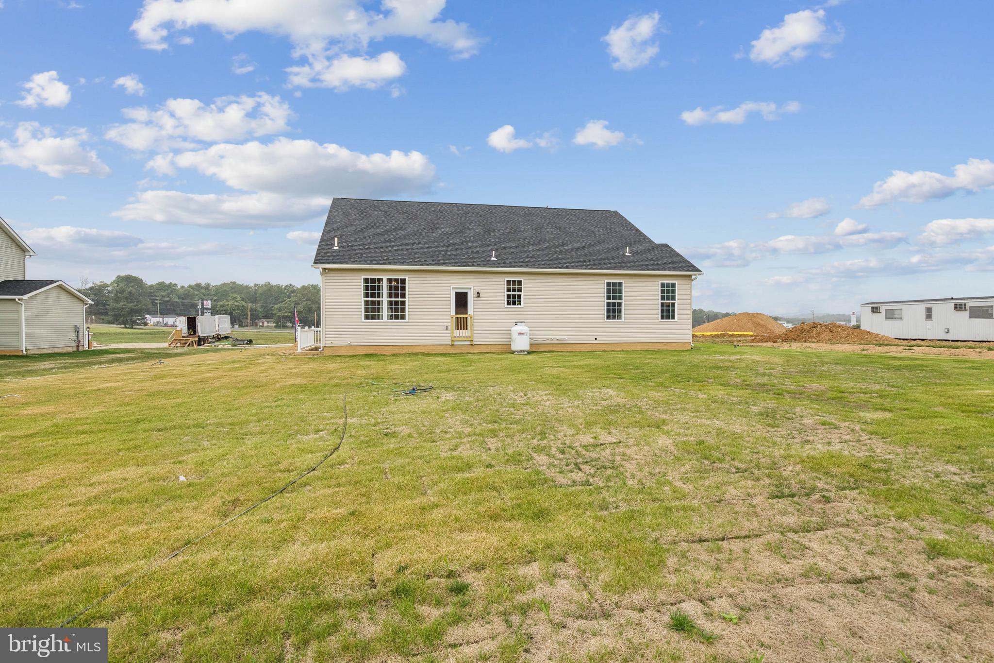 150 Piedmont Way, Unit 101 Hanover, PA 17331 - Photo 39 of 40 a big room with yard