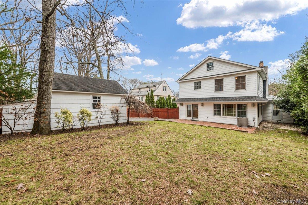 16 Lodge Road Great Neck, NY 11021 - Photo 21 of 24