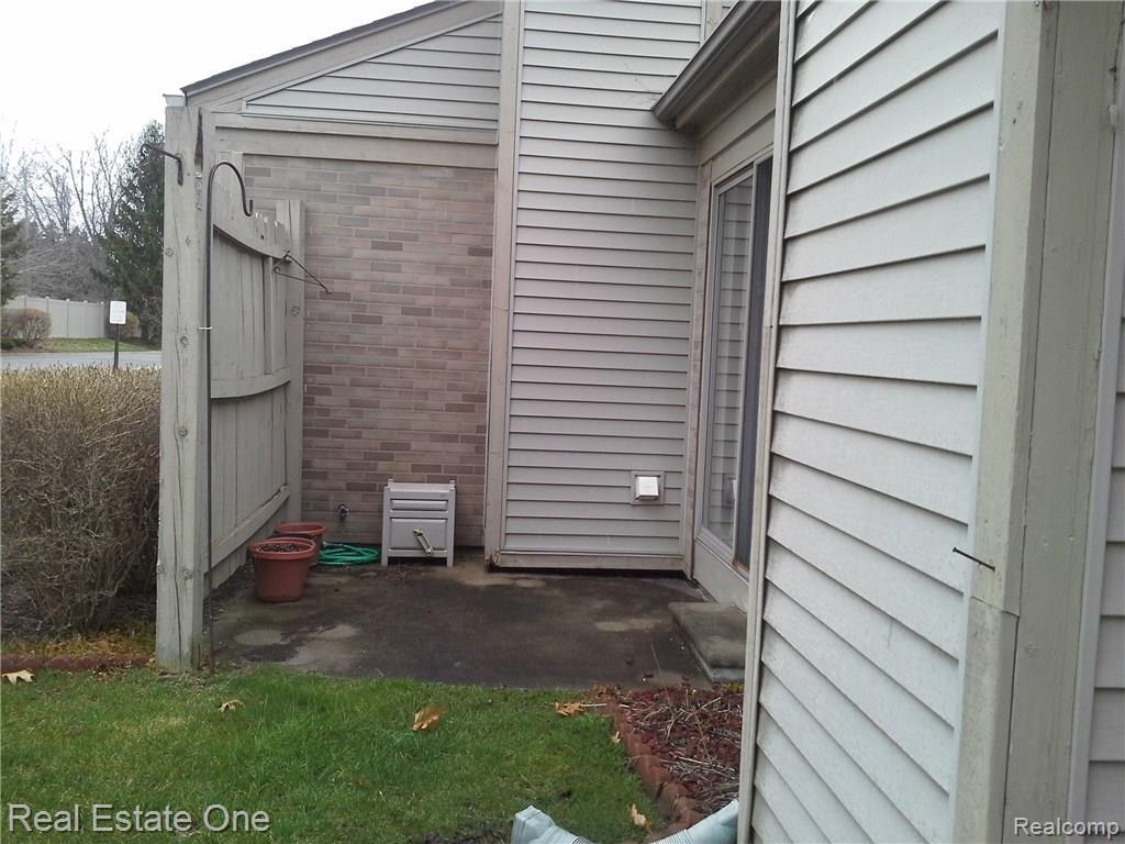 170 Pine Tree Ridge Waterford, MI 48327 - Photo 59 of 63