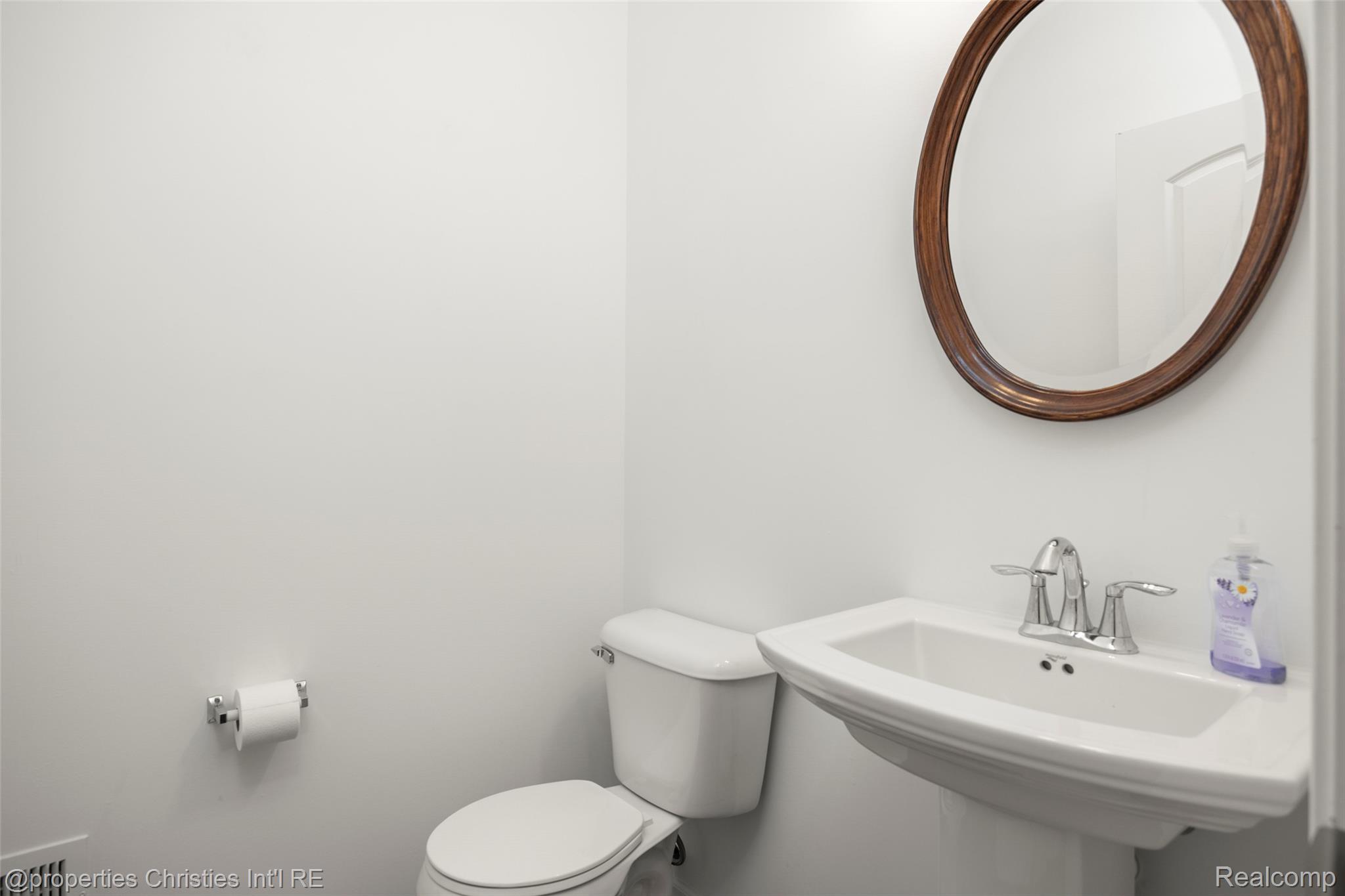 3538 South Rochester Road Royal Oak, MI 48073 - Photo 13 of 25 Powder Room