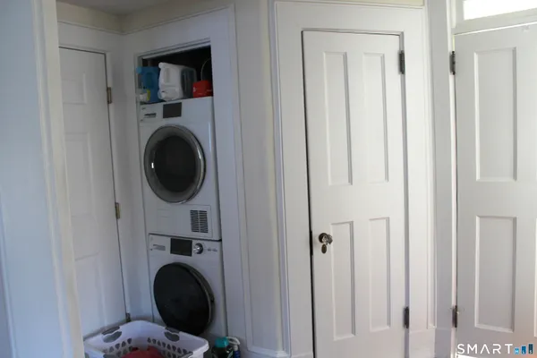 $1,995 | 7 Hillcrest Drive, Unit 9, Stonington, CT 06378