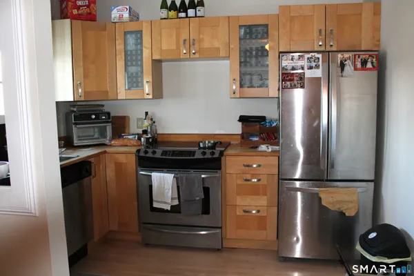 $1,995 | 7 Hillcrest Drive, Unit 9, Stonington, CT 06378