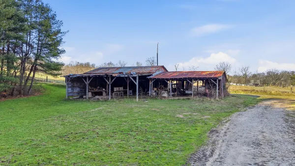 $1,000,000 | 2977 Highway 56, Tracy City, TN 37387
