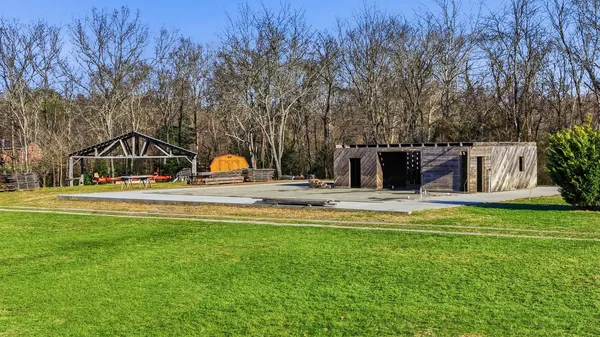 $1,000,000 | 2977 Highway 56, Tracy City, TN 37387