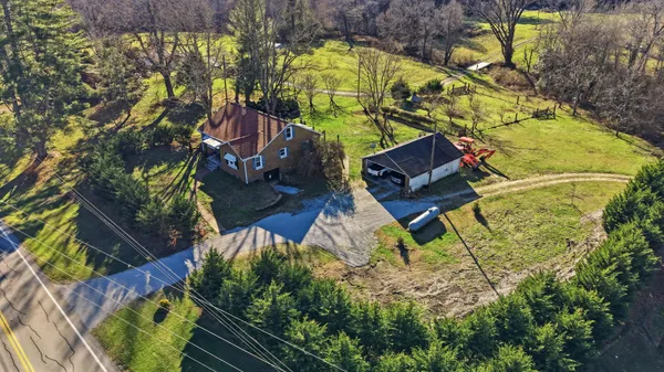 $1,000,000 | 2977 Highway 56, Tracy City, TN 37387