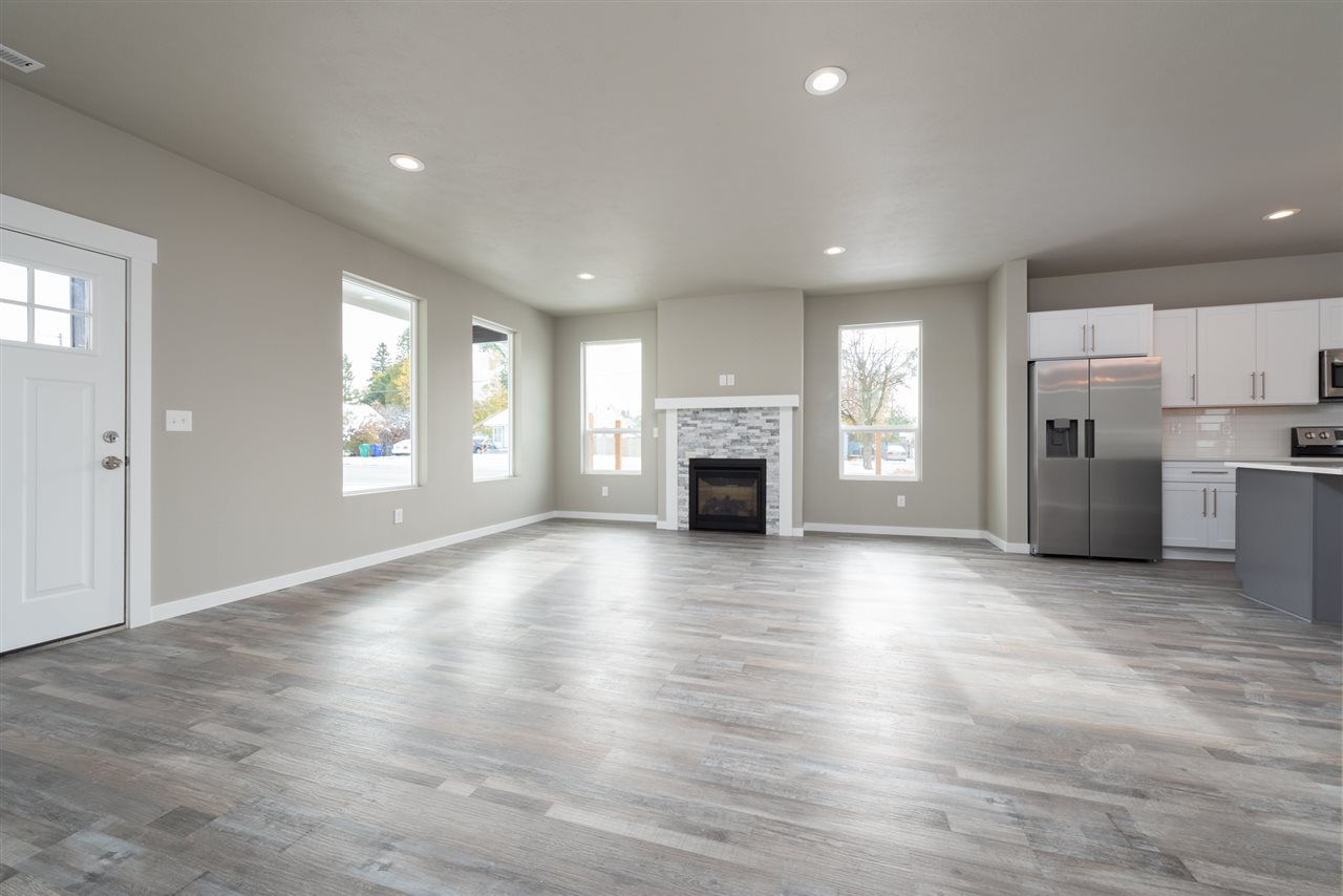 803 North Johnson Road Spokane Valley, WA 99206 - Photo 5 of 21 Gallery Image 5