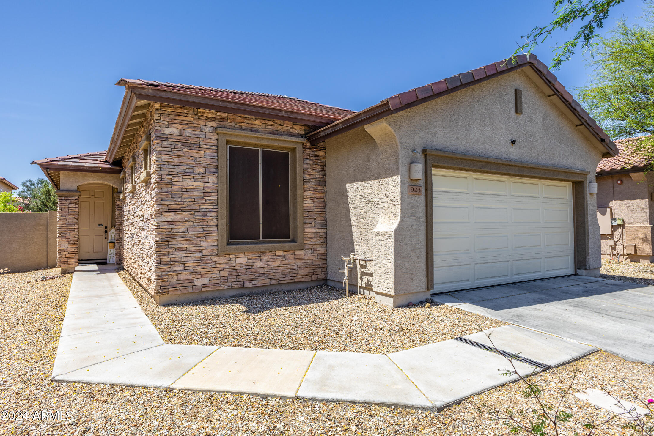 923 East Randy Street Avondale, AZ 85323 - Photo 2 of 23 923 E Randy St-3