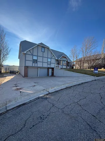 $547,800 | 221 Rimrock Drive, Evanston, WY 82930