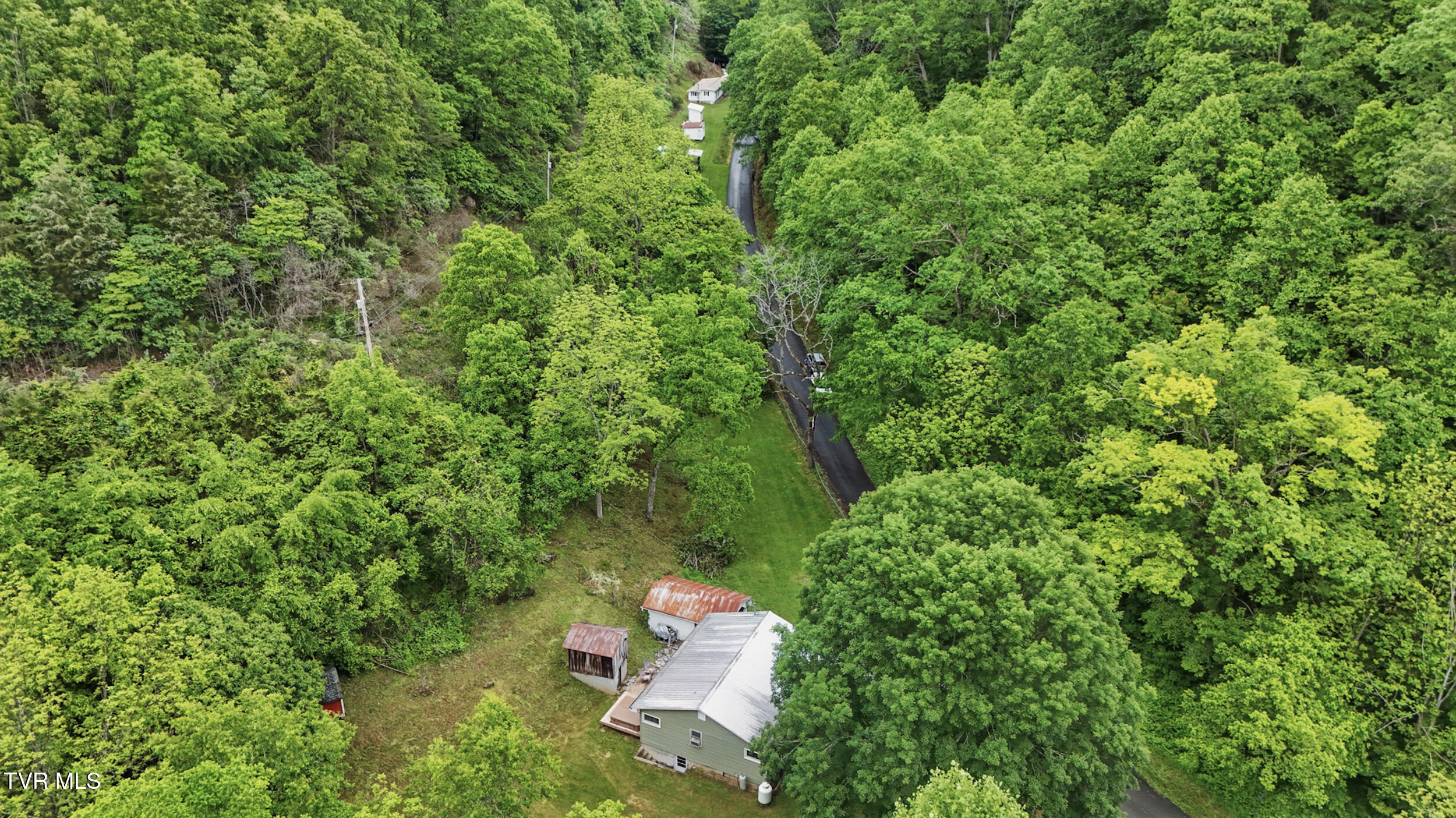 1002 Seven Springs Hollow Road Castlewood, VA 24224 - Photo 24 of 32 25_28-dji_20250528130547_0242_d