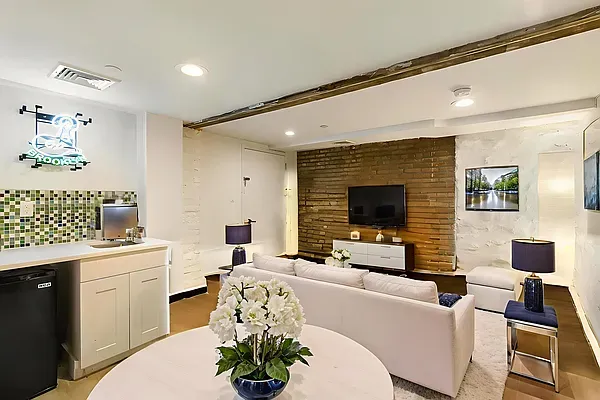 $3,995 | 35 Lexington Avenue, Unit 1F | Clinton Hill