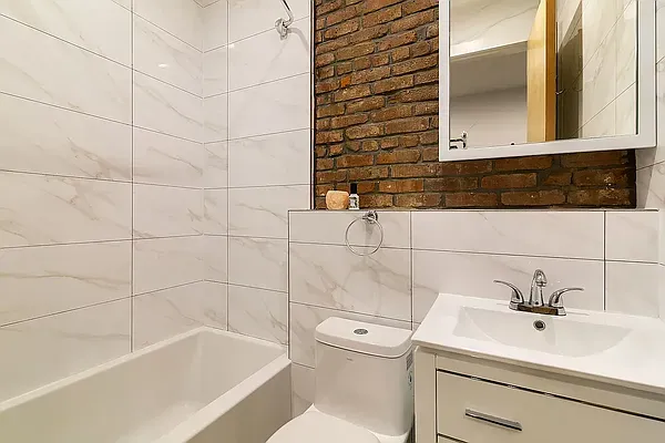 $3,995 | 35 Lexington Avenue, Unit 1F | Clinton Hill