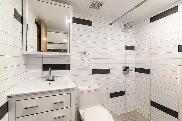 $3,995 | 35 Lexington Avenue, Unit 1F | Clinton Hill