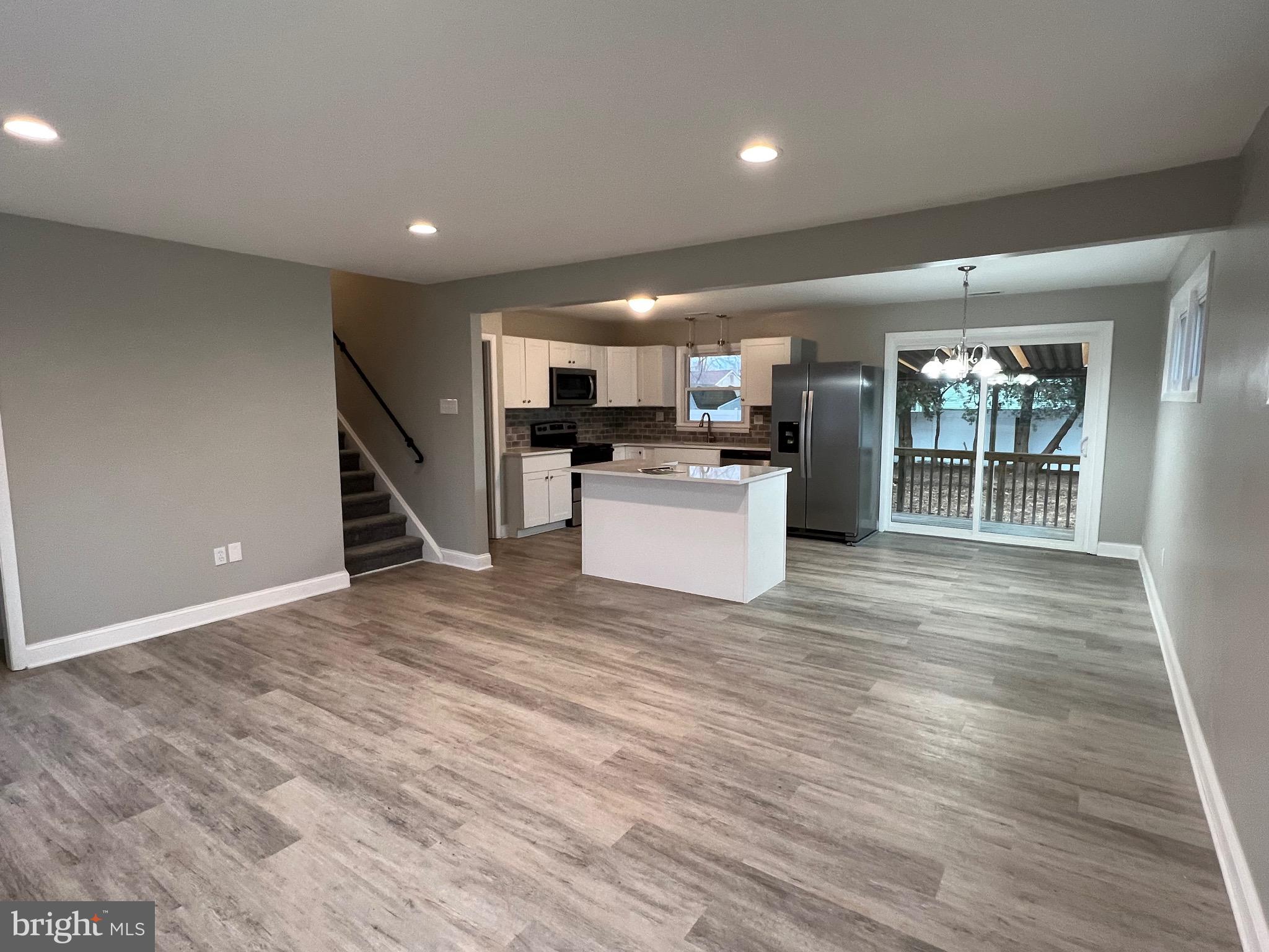 40 Winding Way Road Stratford, NJ 08084 - Photo 3 of 22