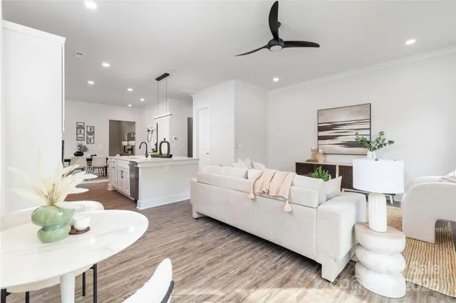 $549,000 | 3884 12th Street Northeast, Hickory, NC 28601