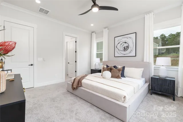 $549,000 | 3884 12th Street Northeast, Hickory, NC 28601