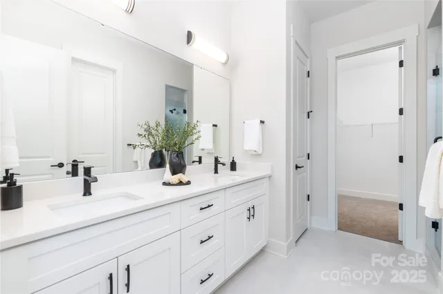 $549,000 | 3884 12th Street Northeast, Hickory, NC 28601