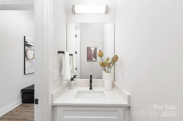 $549,000 | 3884 12th Street Northeast, Hickory, NC 28601