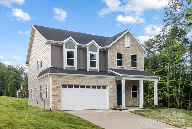 $549,000 | 3884 12th Street Northeast, Hickory, NC 28601