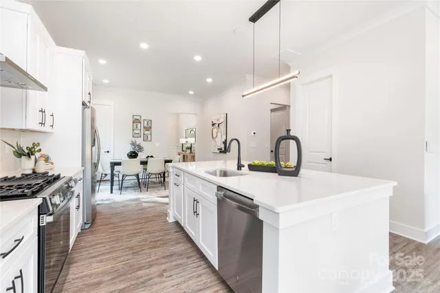 $549,000 | 3884 12th Street Northeast, Hickory, NC 28601