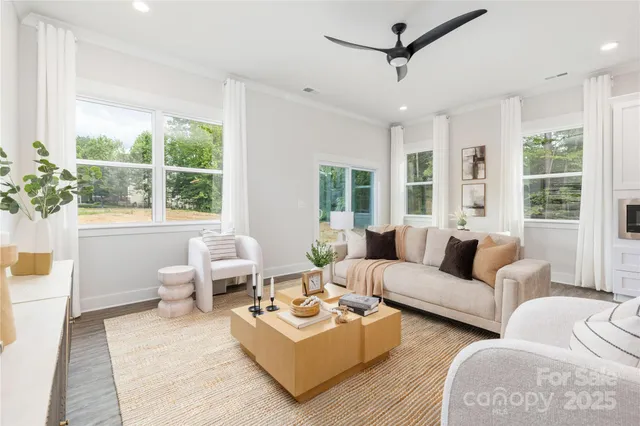 $549,000 | 3884 12th Street Northeast, Hickory, NC 28601