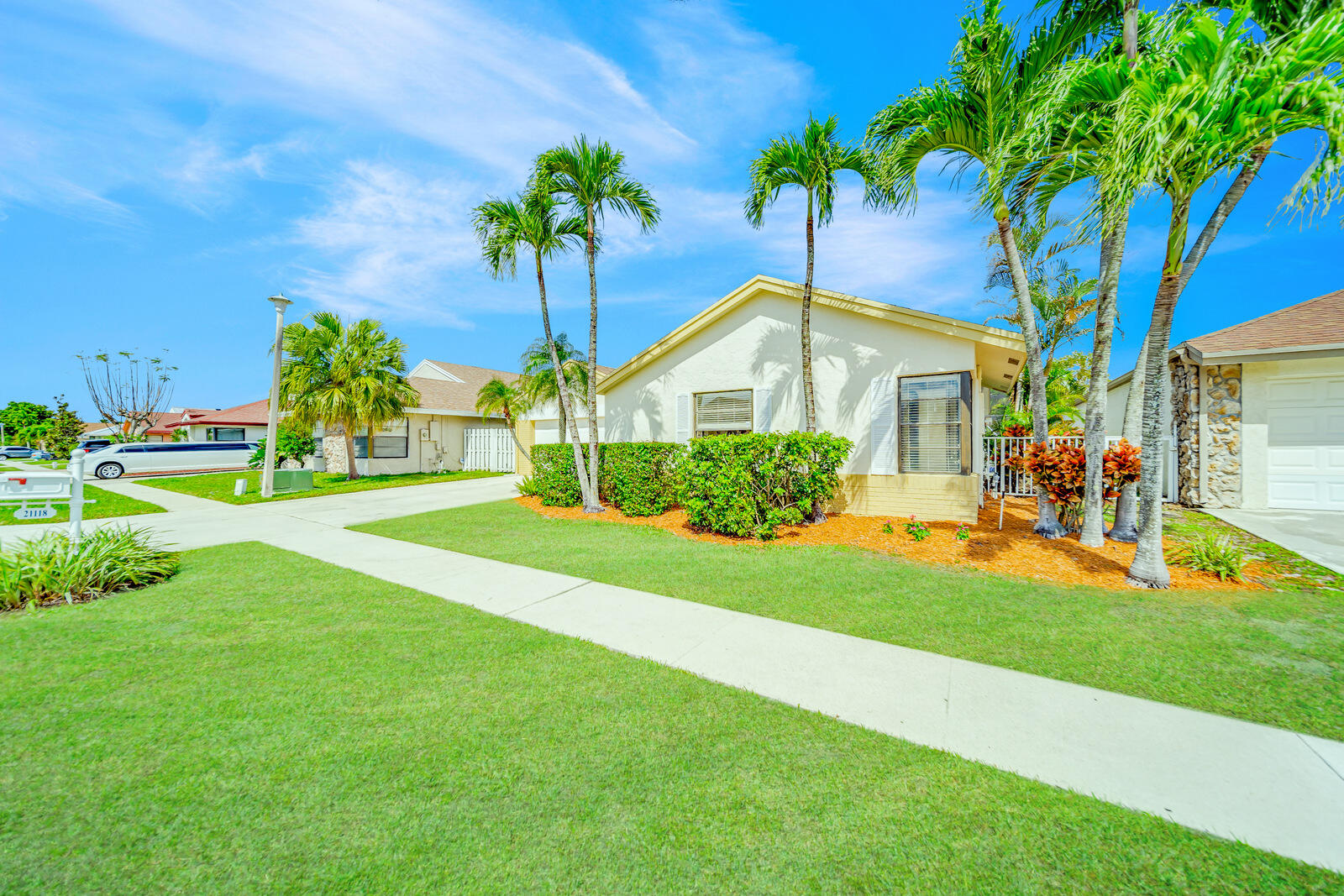 21118 Rustlewood Avenue Boca Raton, FL 33428 - Photo 6 of 47 FRONT