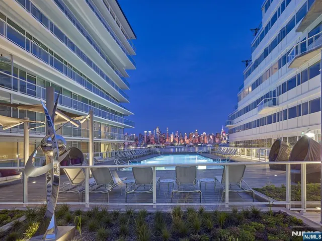 $1,250,000 | 800 Ave At Port Imperial, Unit 517, Weehawken, NJ 07086