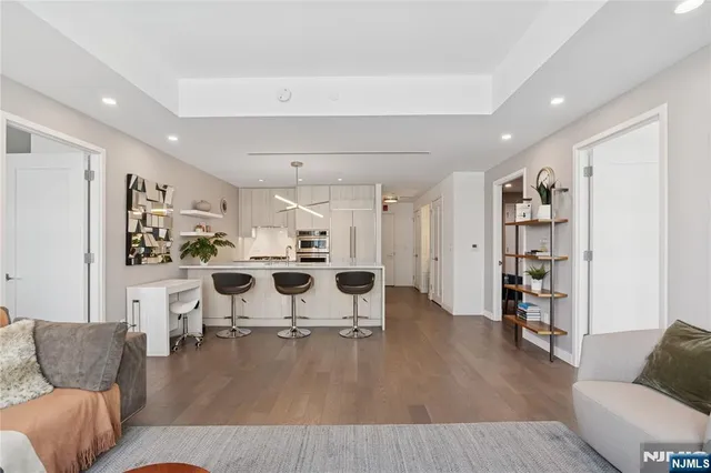 $1,250,000 | 800 Ave At Port Imperial, Unit 517, Weehawken, NJ 07086