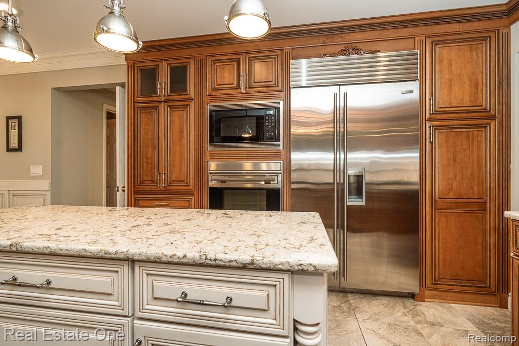 6595 Edith Court Troy, MI 48085 - Photo 20 of 59