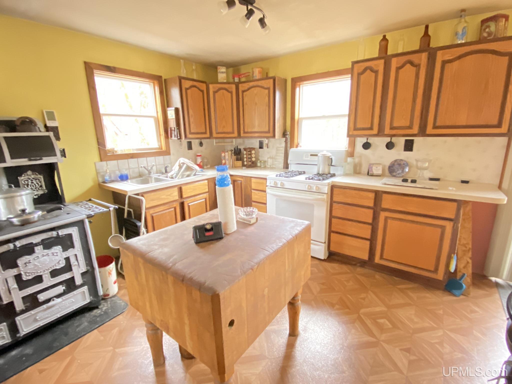 5105 Ll Road Garden, MI 49835 - Photo 6 of 12