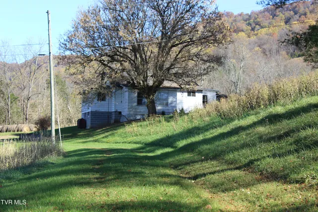 $98,500 | 215 Autumn Drive, Pennington Gap, VA 24277