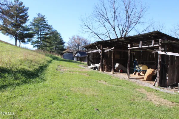 $98,500 | 215 Autumn Drive, Pennington Gap, VA 24277