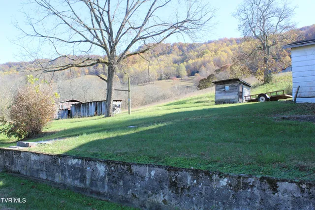 $98,500 | 215 Autumn Drive, Pennington Gap, VA 24277